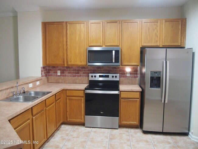 Building Photo - 12301 Kernan Forest Blvd
