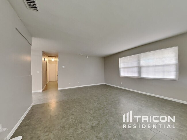 Building Photo - 1732 N Old Coachman Road Clearwater FL