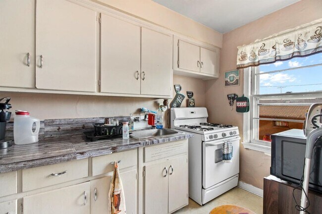 Foto del edificio - Charming 2 Bedroom Upper Unit in West Allis!