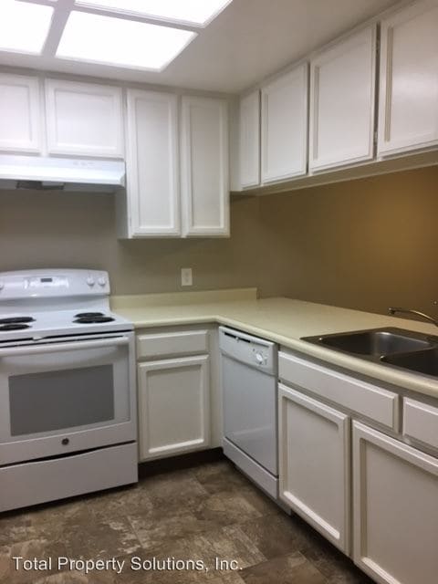 Building Photo - 448 Eastgate Ln