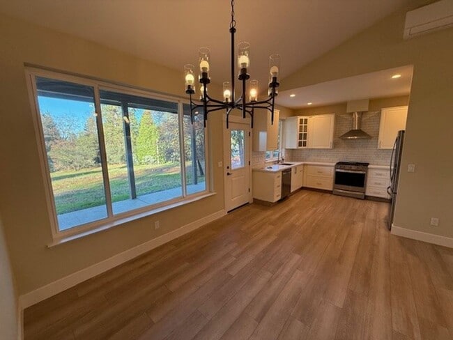 Building Photo - Newer Construction, Spacious and comfortable Rural Home Close to town