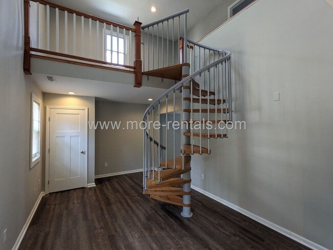 Building Photo - Updated German Village house area with attached garage