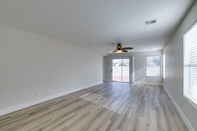 Building Photo - Upgraded charming 3Bd/ 2BTH in Centennial Hills