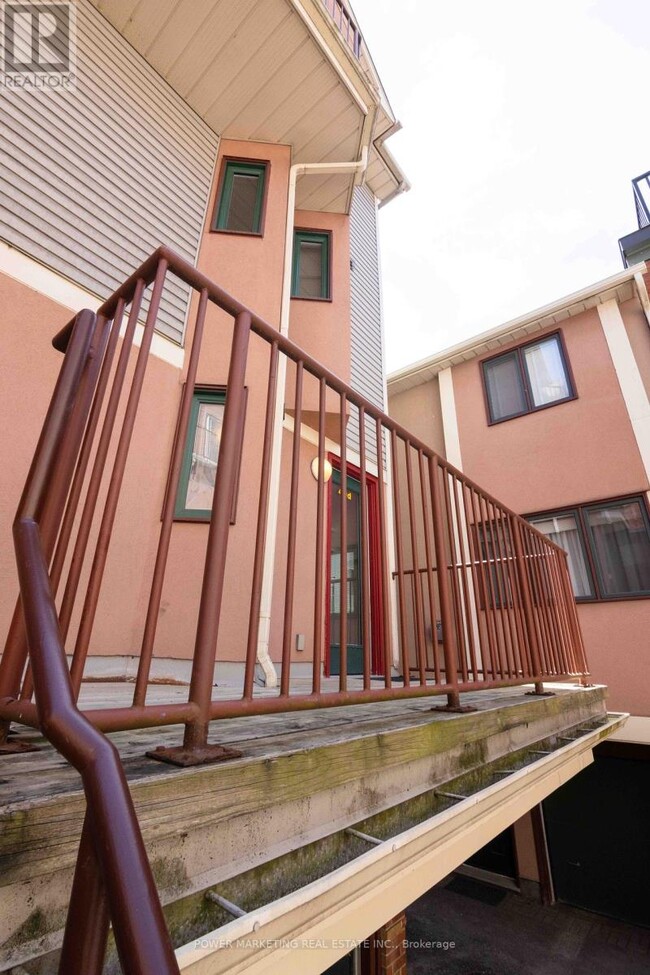 Building Photo - 40 MacLaren St