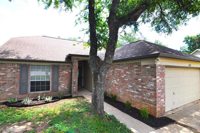 Foto del edificio - 602 Timbergrove Ct