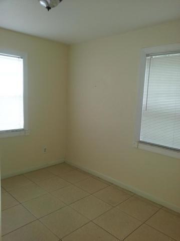 Foto del edificio - 539 W 4th St