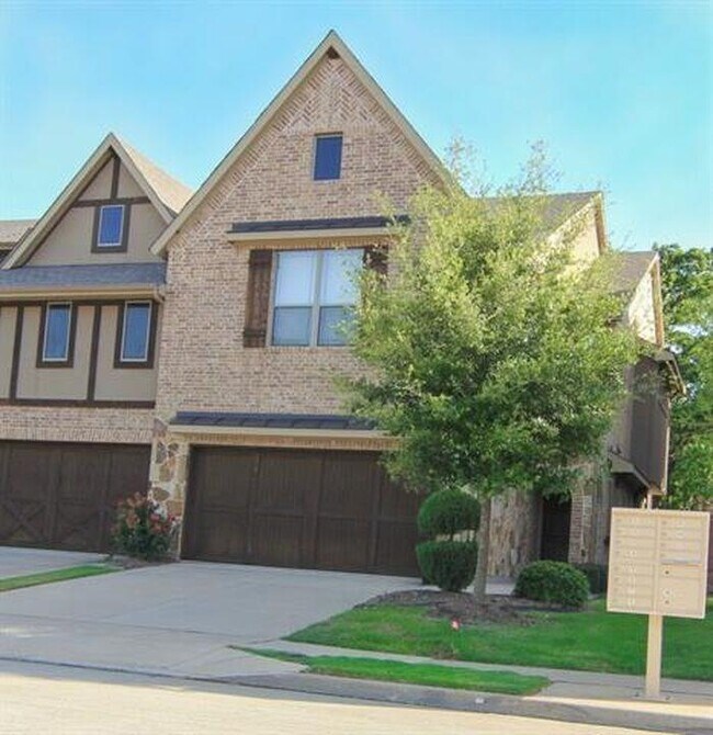 940 Brook Forest Ln, Euless, TX 76039 Condo for Rent in Euless, TX