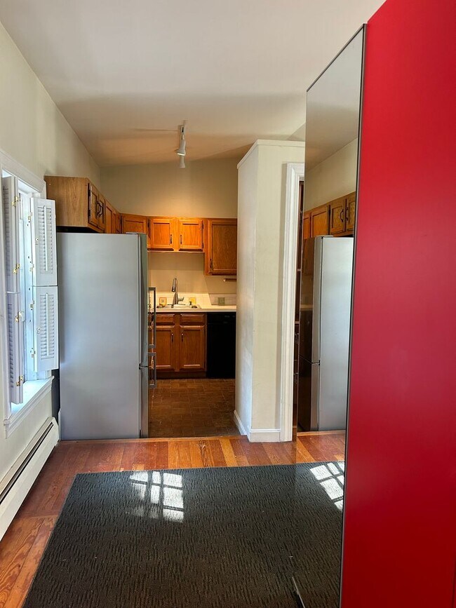 Building Photo - 1-Bedroom Home in Historic part of the city