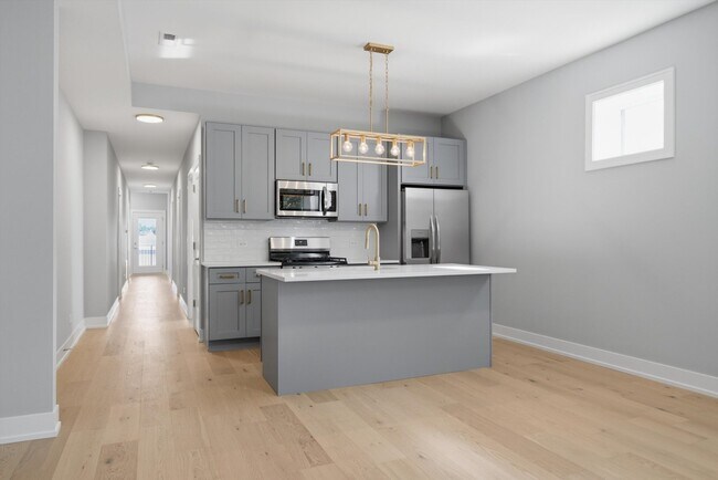 Foto del edificio - 2442 W Wilson Ave