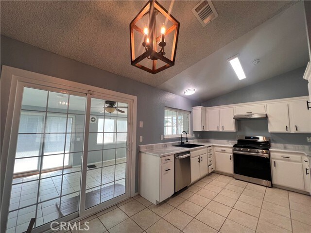 Building Photo - 12197 Clearview Dr