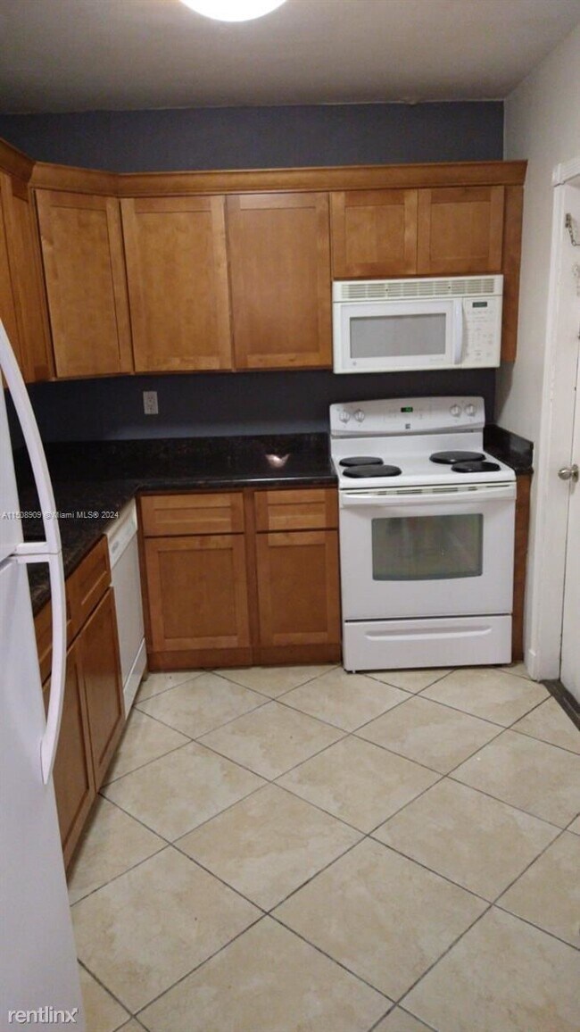 Foto del edificio - 3 br, 2 bath House - 7963 SW 104th St Apt ...