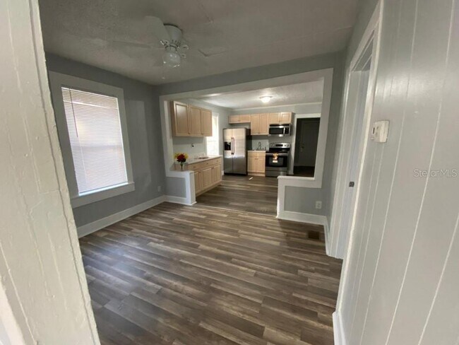 Building Photo - 3819 Queensboro Ave S