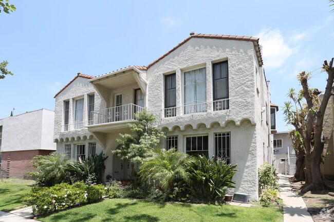 Building Photo - 446-448 S Oakhurst Dr