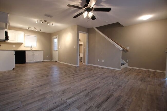 Foto del edificio - Lease Takeover Opportunity Available!! Bea...