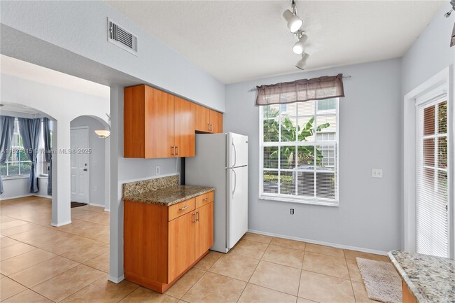 Building Photo - 1309 Belmont Pl
