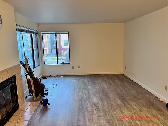 Spacious living space - 842 NW 62nd St