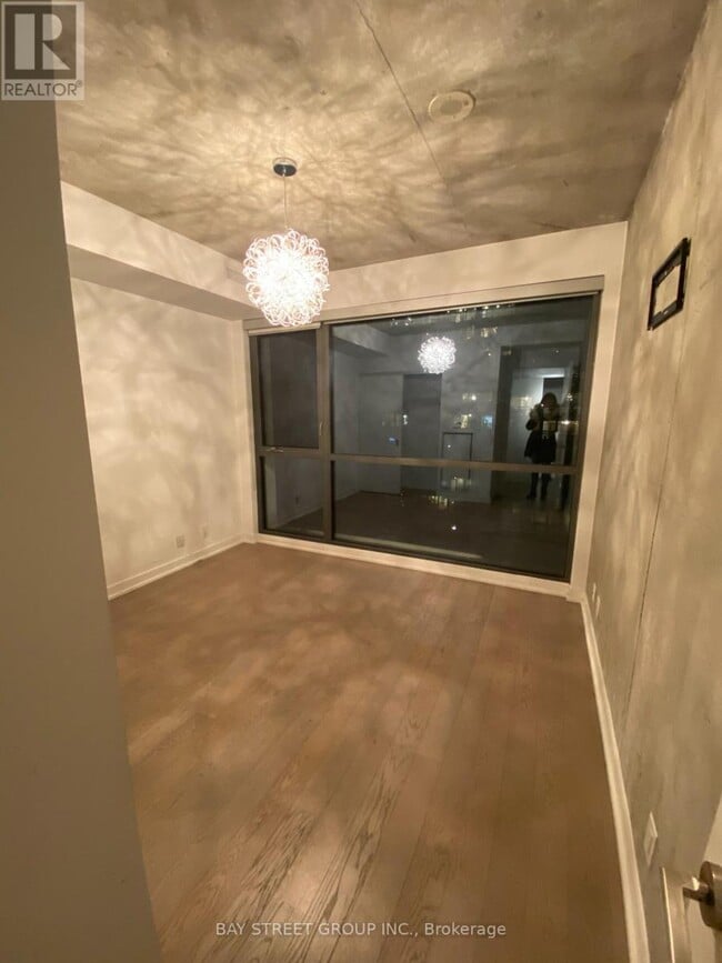 Building Photo - 39 Brant St