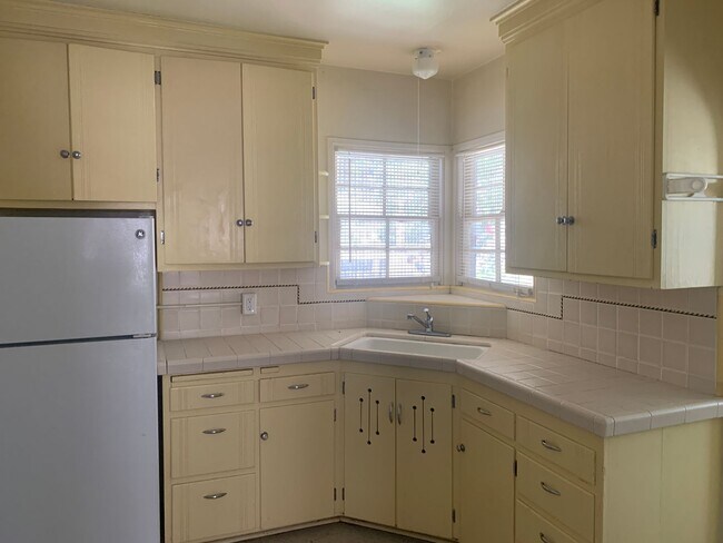 Foto del edificio - 2 bed / 1 ba cottage - Yuba City