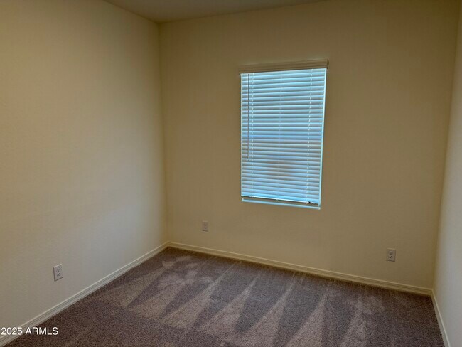 Foto del edificio - 32234 N Knauss Ln