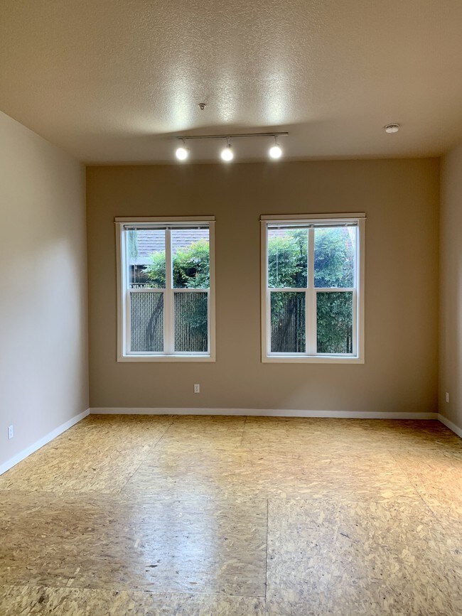 Private - 1617 NE Alberta St