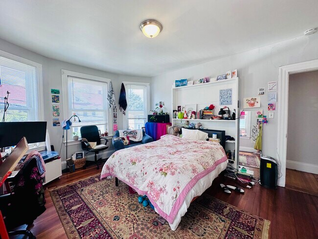 Foto del edificio - 2 Greylock Rd