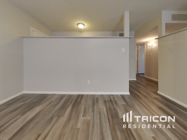 Building Photo - 6020 W Pinchot Avenue Phoenix AZ