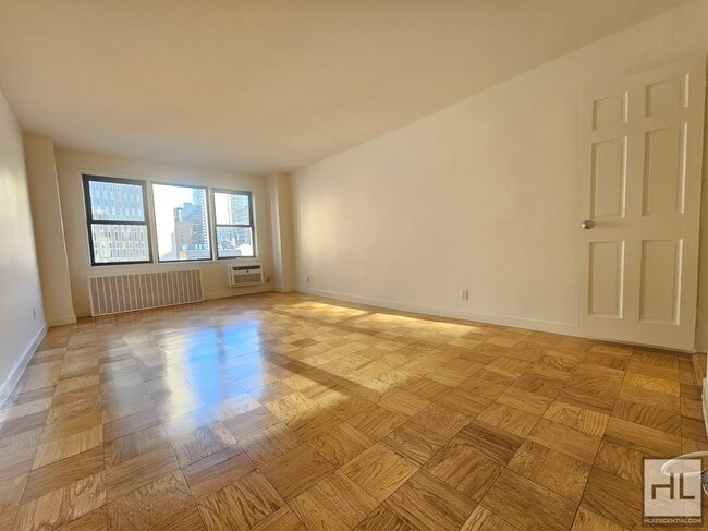Building Photo - Modern Studio Near the UN – Murray Hill, 7th Floor