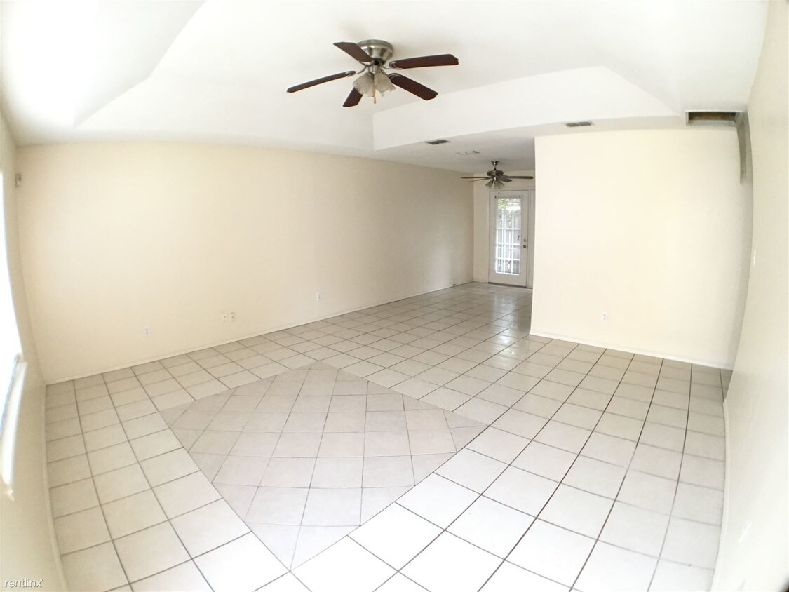Primary Photo - 701 Mynah Ave