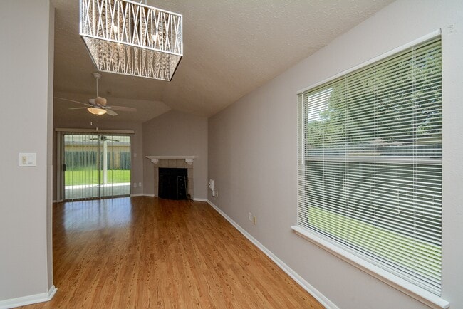 Foto del edificio - 1910 Crosscoach Ln