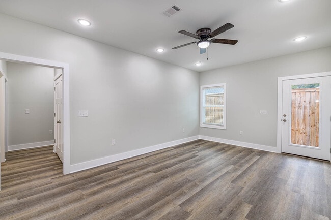 Building Photo - 102 Clearing Way