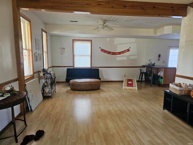 Building Photo - 405 E 15th St