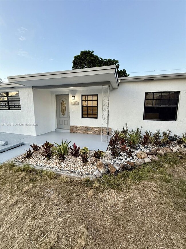 Building Photo - 14471 Lincoln Blvd