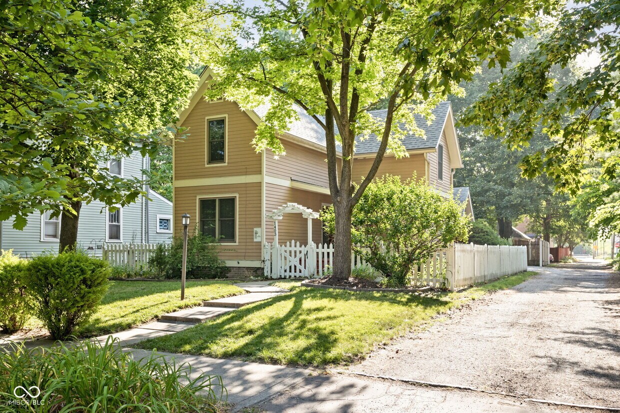 Foto principal - 1403 Broadway St