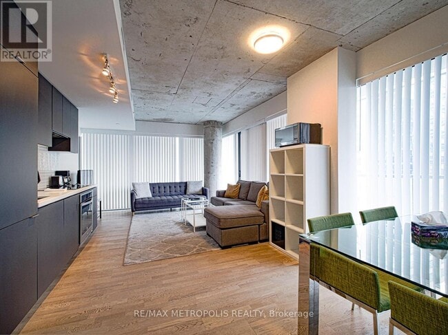 Building Photo - 60 Colborne St