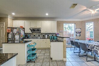 Building Photo - 1914 Sand Hollow Ln