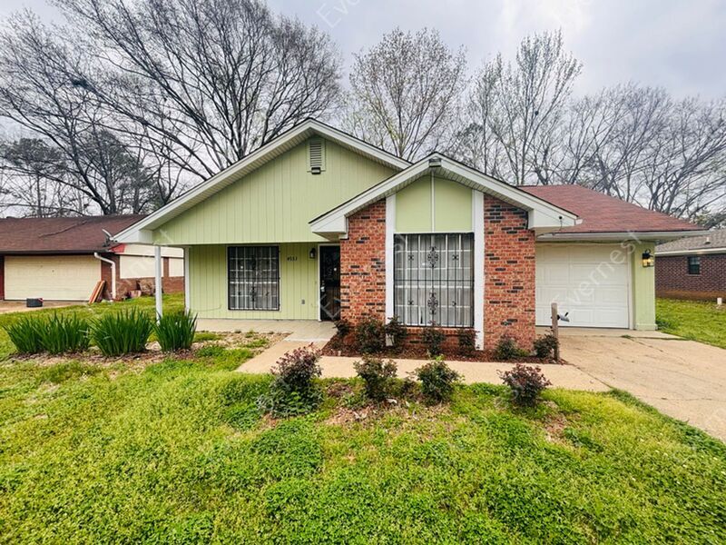 Primary Photo - 4953 Oak Leaf Dr