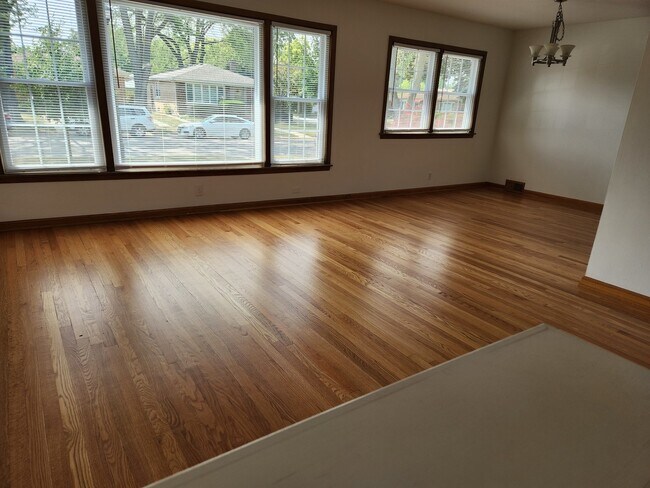 Foto del edificio - 7453 N Karlov Ave