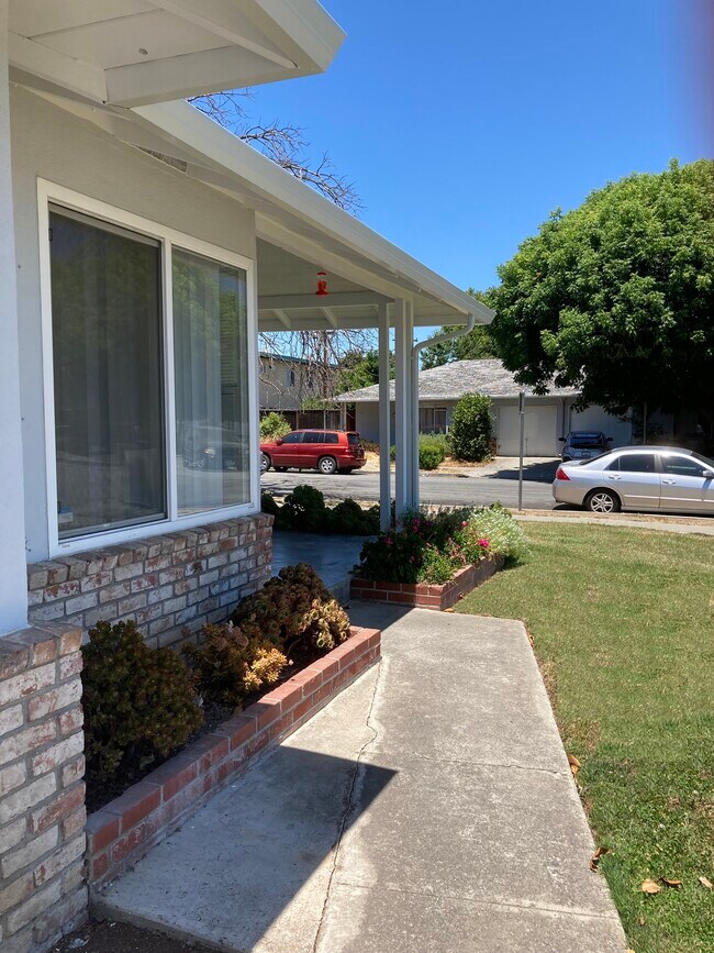 Building Photo - 951 Princess Anne Dr