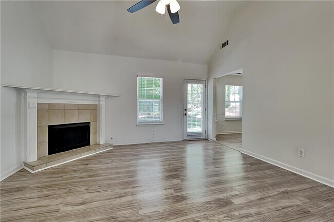 Foto del edificio - 4206 Shoreside Cir SW