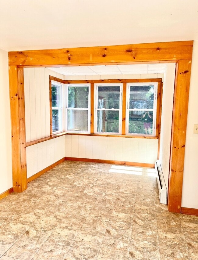 ¡Rincón de desayuno soleado! - 204 N Champlain St