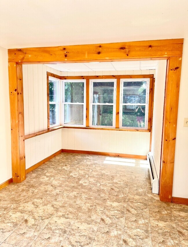 ¡Rincón soleado para desayunar! - 204 N Champlain St