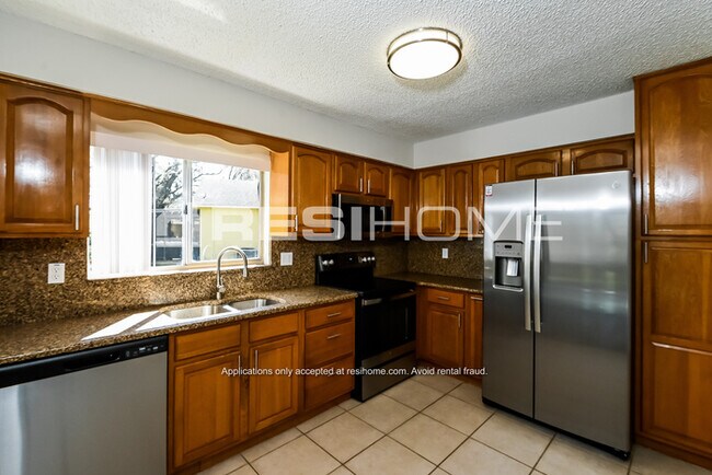 Foto del edificio - 1313 Bramblewood Dr