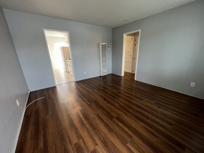Building Photo - 4654 Bayard St