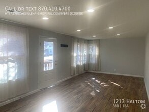 Building Photo - 1213 Haltom St