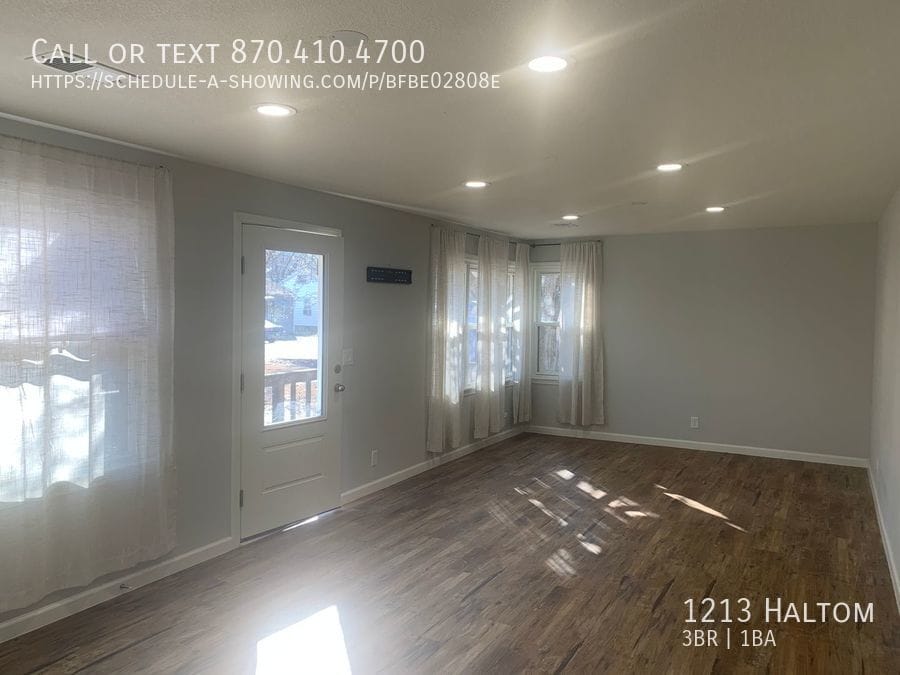 Primary Photo - 1213 Haltom-