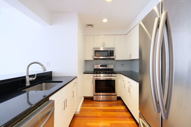 Building Photo - 603 W 148th St