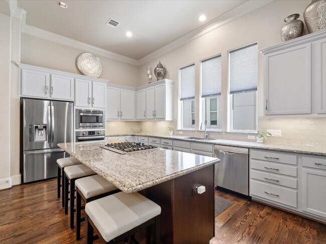 Foto del edificio - 249 E 27th St