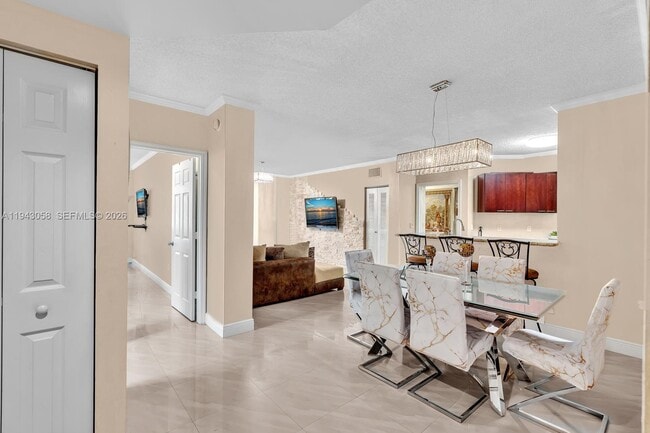 Foto del edificio - 17100 N Bay Rd