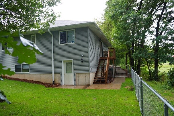 Foto del edificio - 3705-3707 Valley View Pl