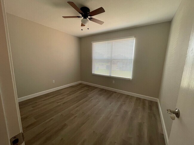 Building Photo - 531 Cantebury Park Ln